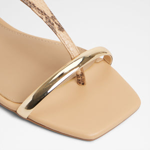 Catlyn / Flat Sandals