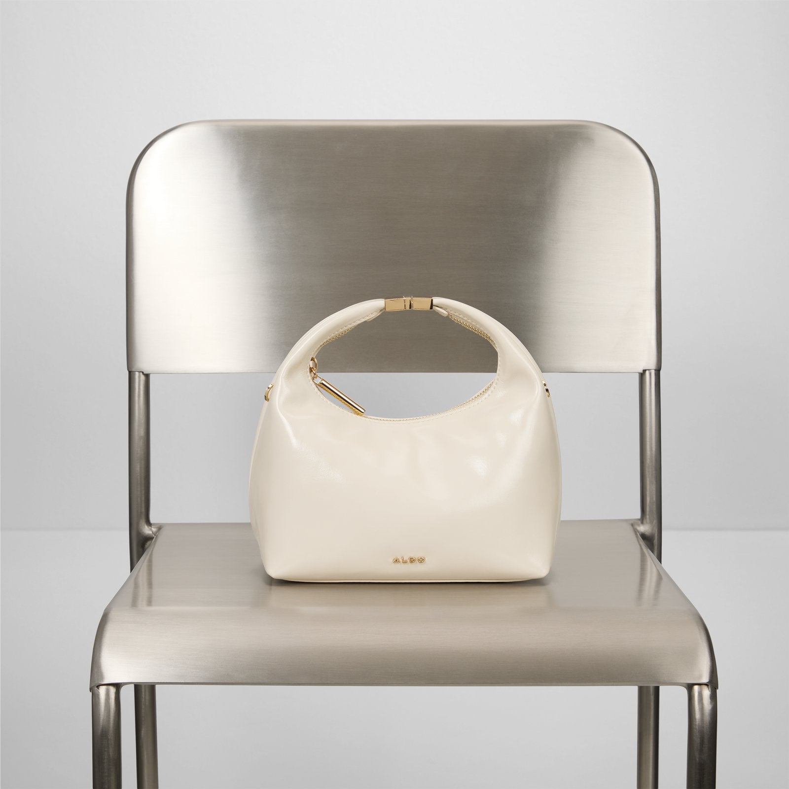 Charlieze / Satchel