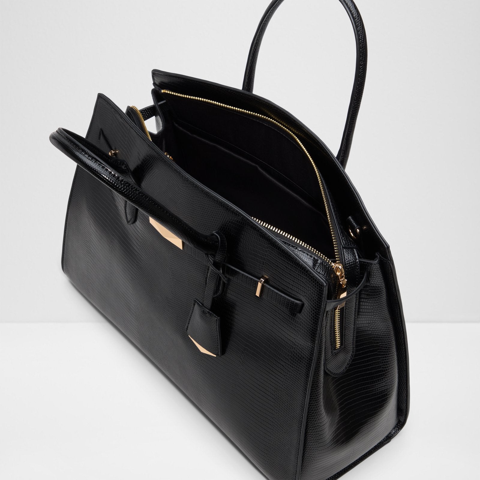 Claudiea / حقيبة توت
