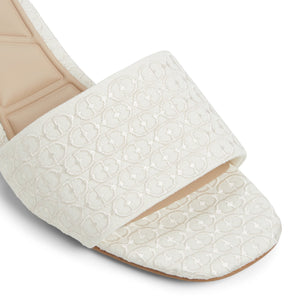 Claudina / Heeled Sandals