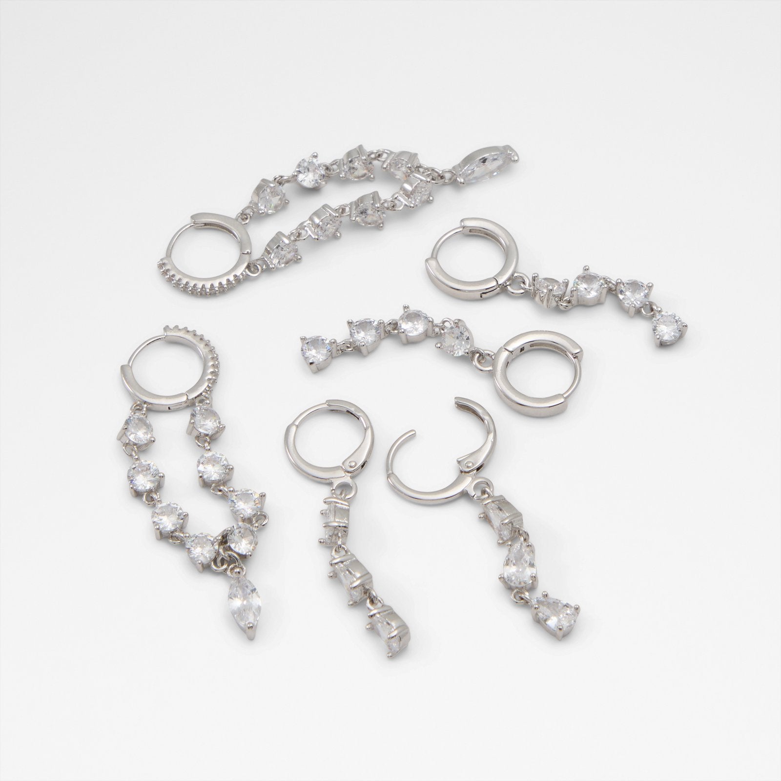 Colettee / Earring Set