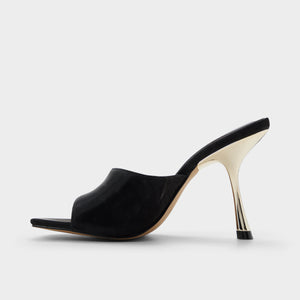 Comacan / Heeled Sandals