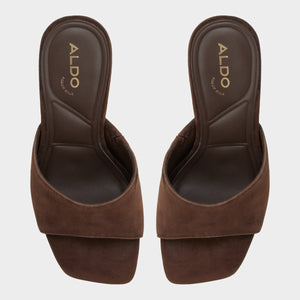 Comacan / Heeled Sandals