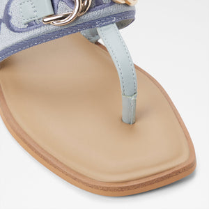 Coralynna / Flat Sandals