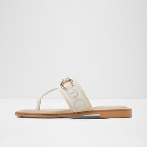 Coralynna / Flat Sandals