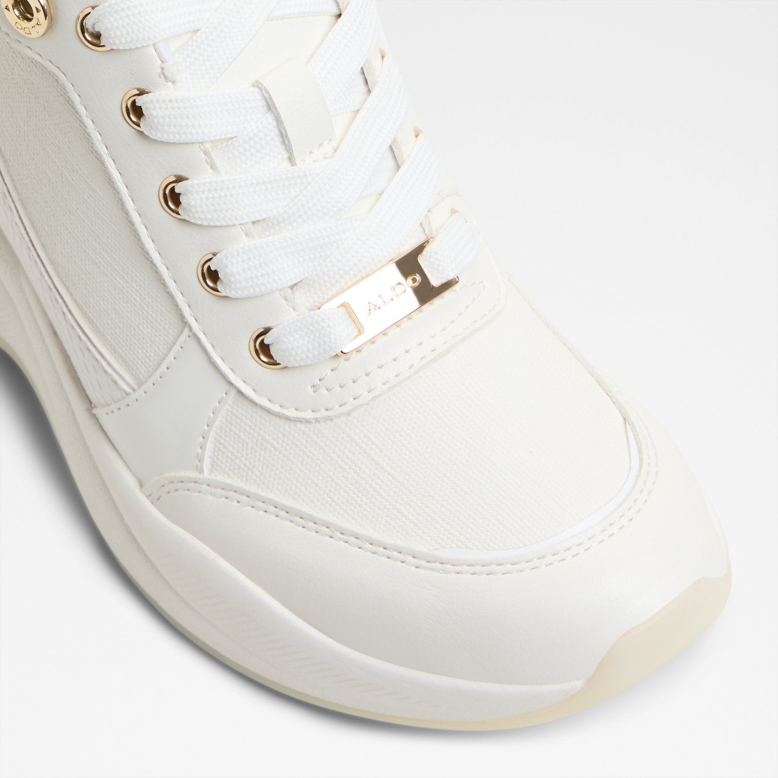 Core / Wedge Sneakers