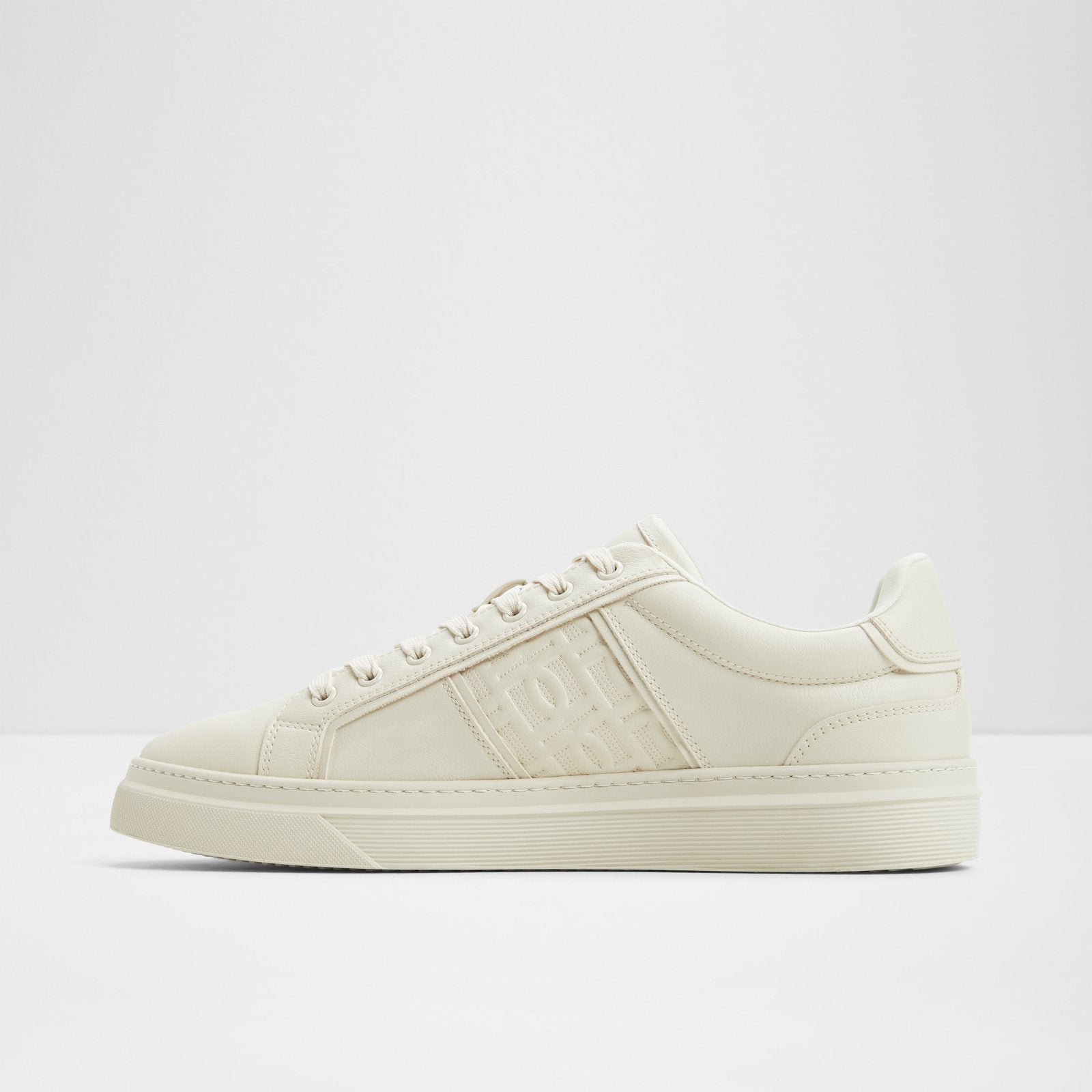 Courtline / Sneakers
