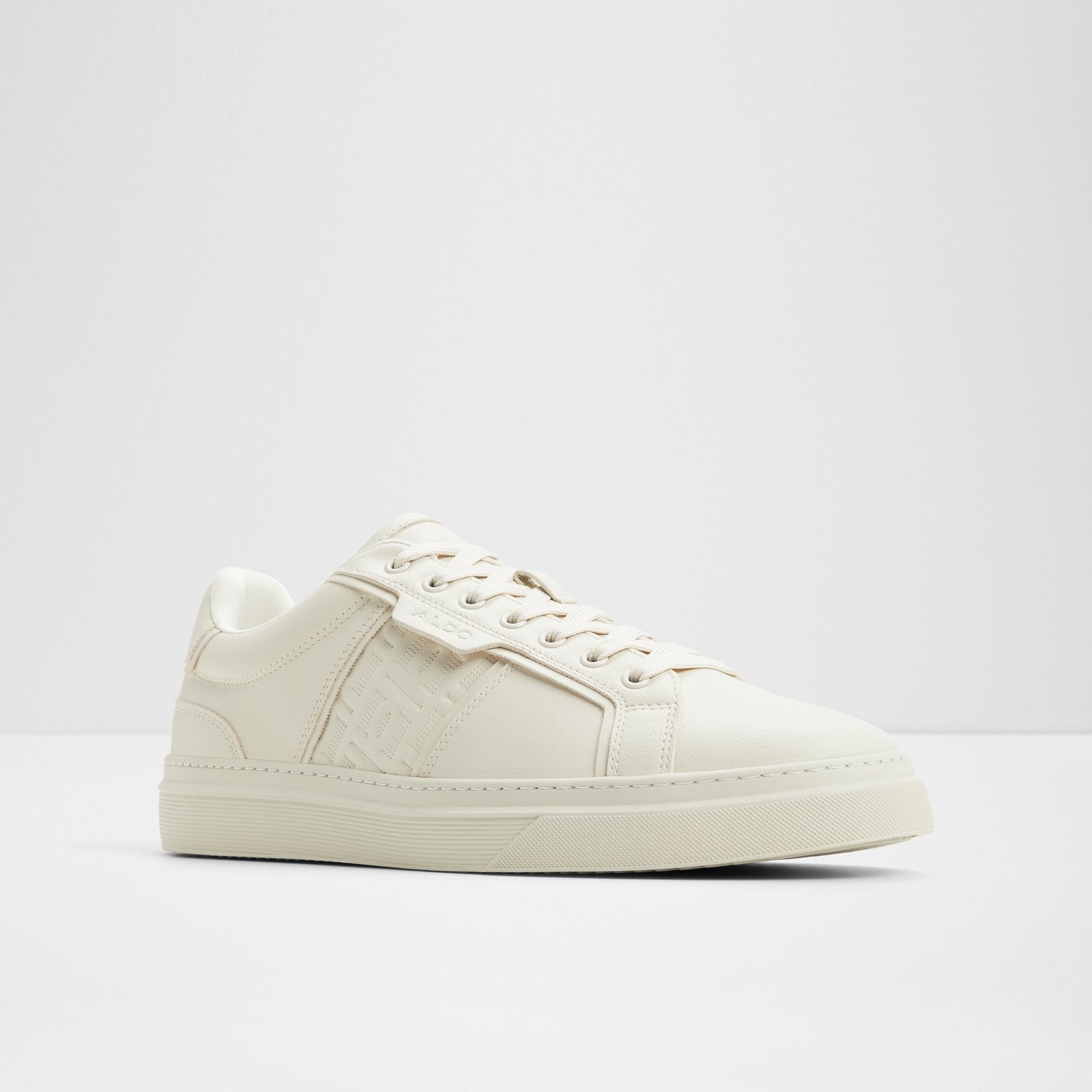Courtline / Sneakers
