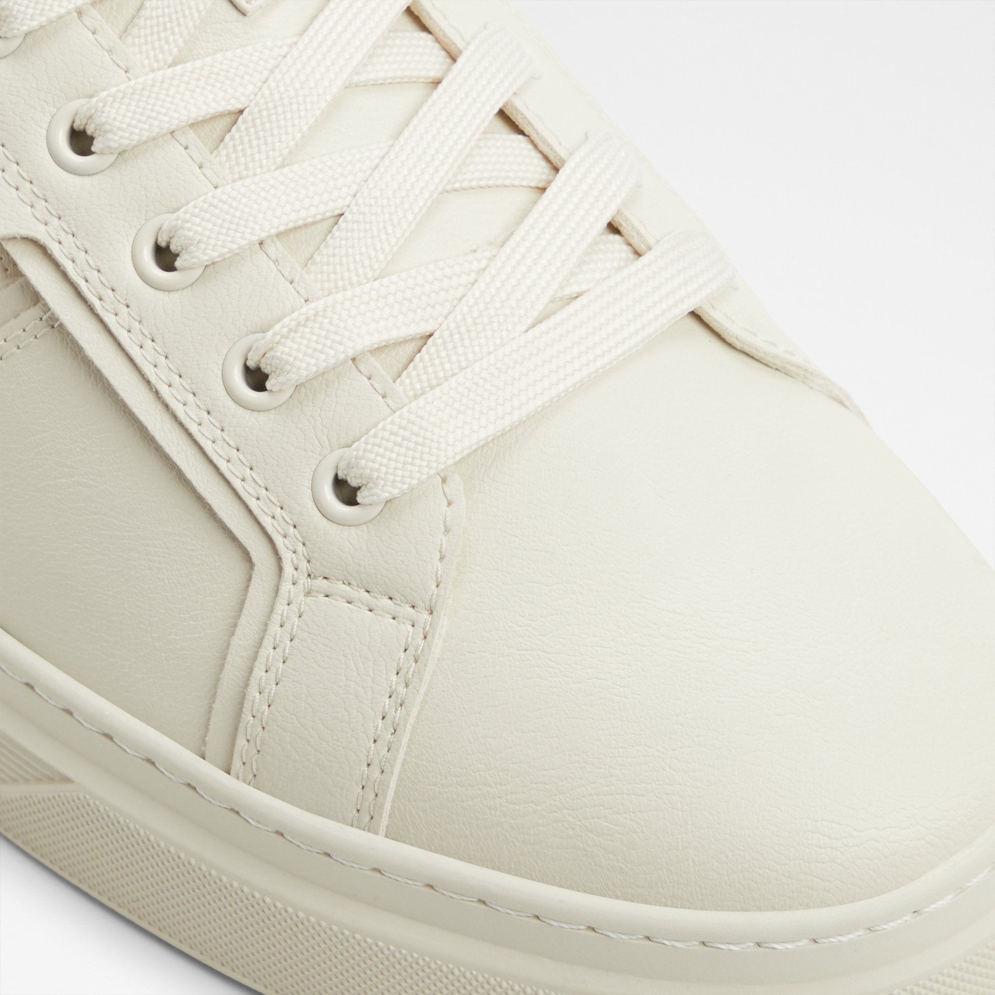 Courtline / Sneakers