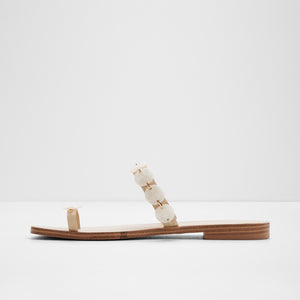 Crystiana / Flat Sandals