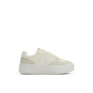 Darbie  /  Sneakers
