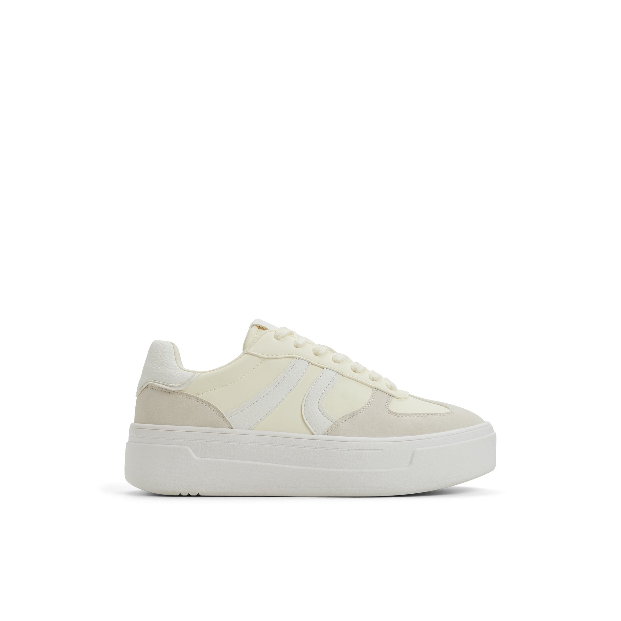 Darbie  /  Sneakers