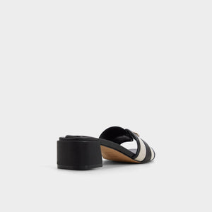 Darrby / Heeled Sandals