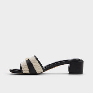 Darrby / Heeled Sandals