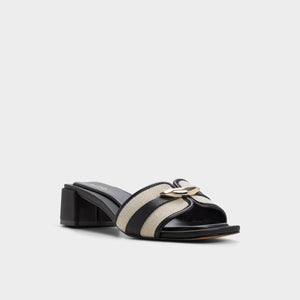 Darrby / Heeled Sandals