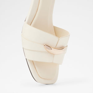 Darrby / Heeled Sandals