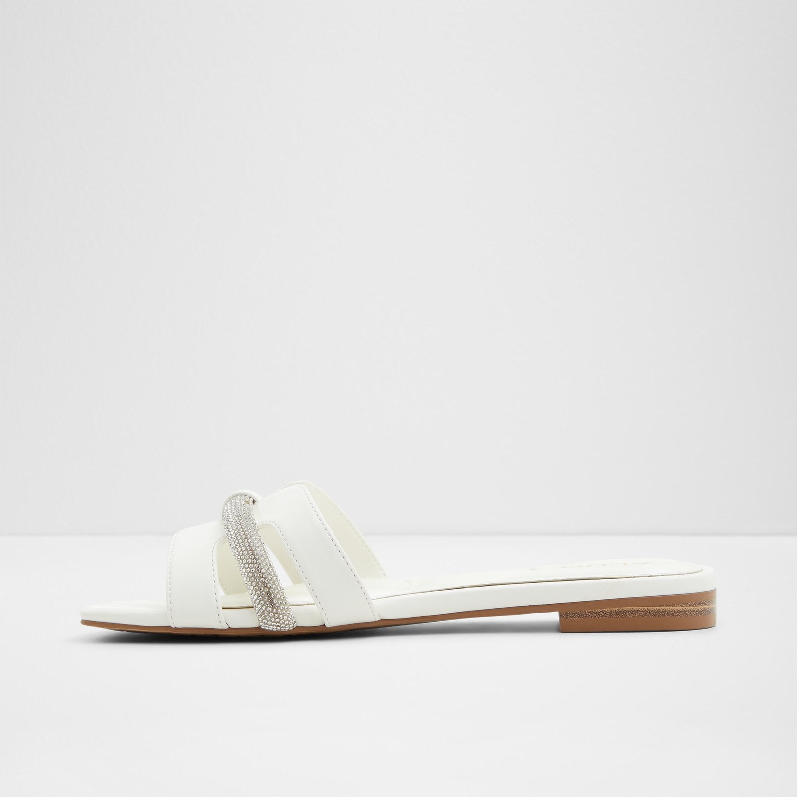 Deandra / Flat Sandals