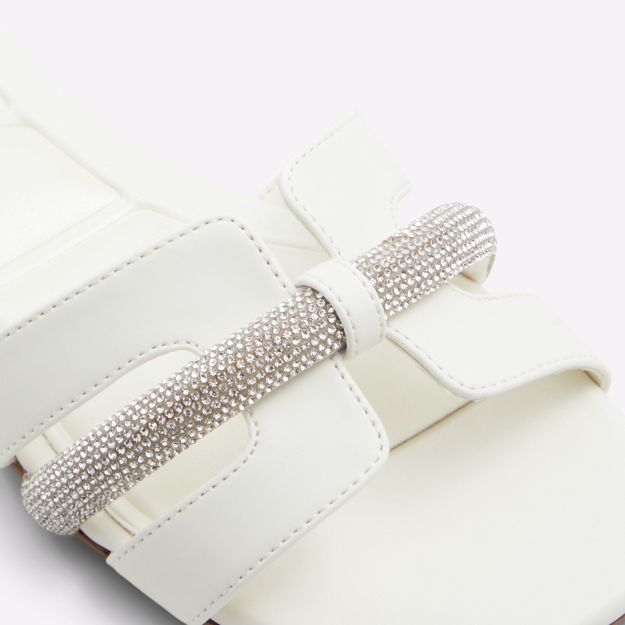 Deandra / Flat Sandals