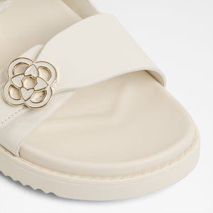 Delainey / Flat Sandals