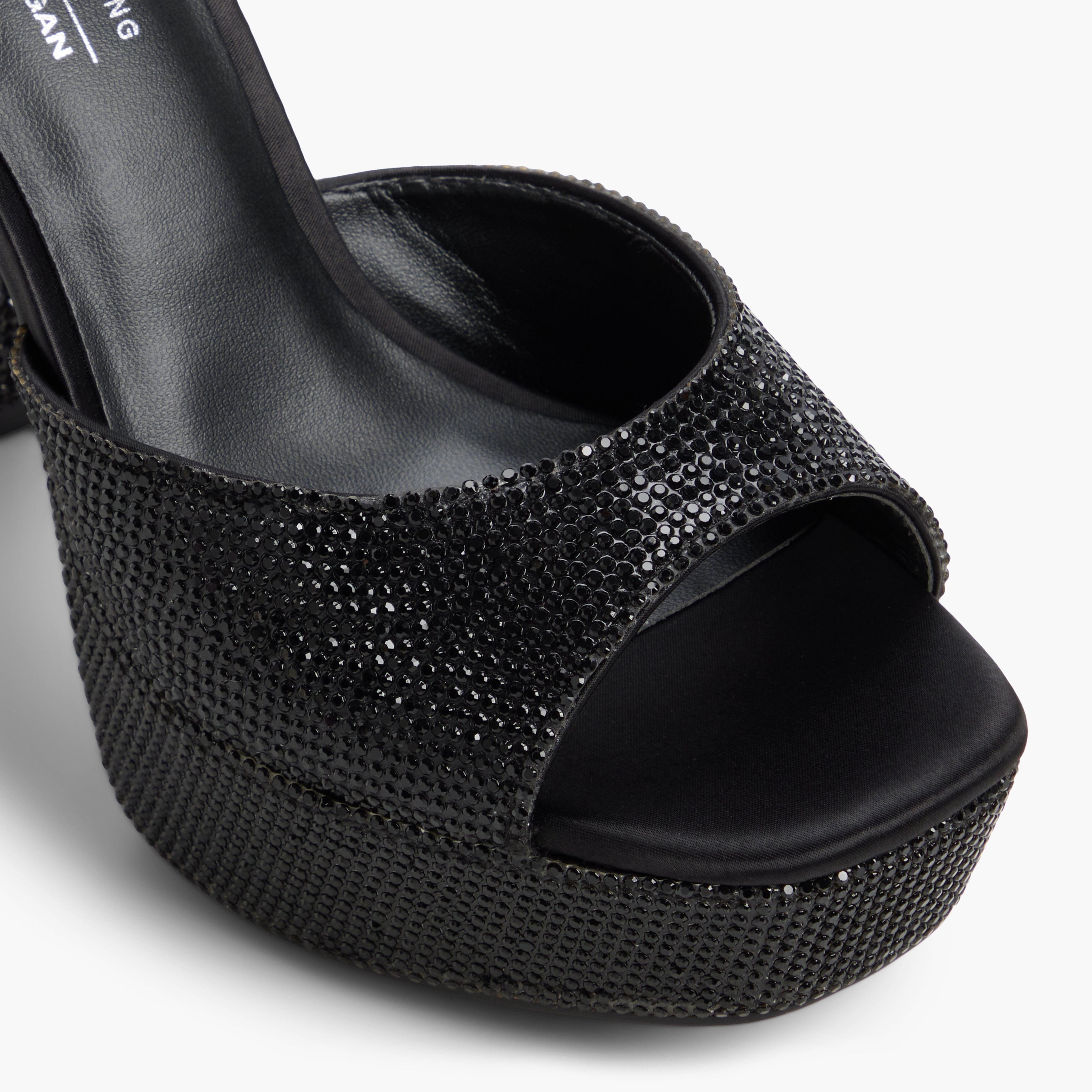 Domminika \ Heeled Sandals