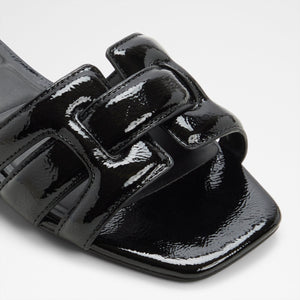 Elenaria / Flat Sandals