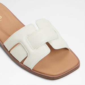 Eleny / Flat Sandals
