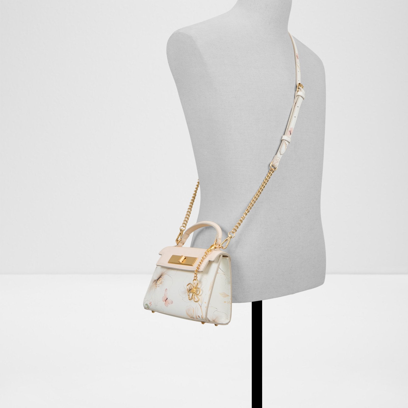 Eliara / Top Handle