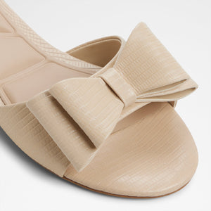 Eloquent / Flat Sandals