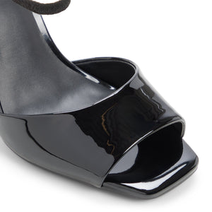 Fariah / Heeled Sandals