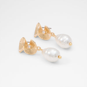 Fariapearl / أقراط