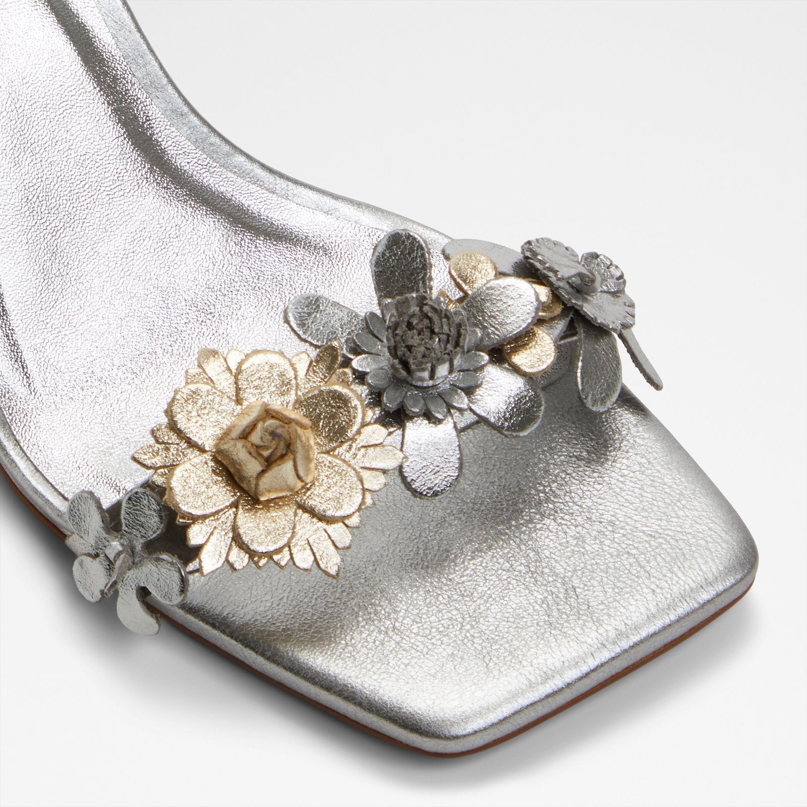 Fiorela / Heeled Sandals
