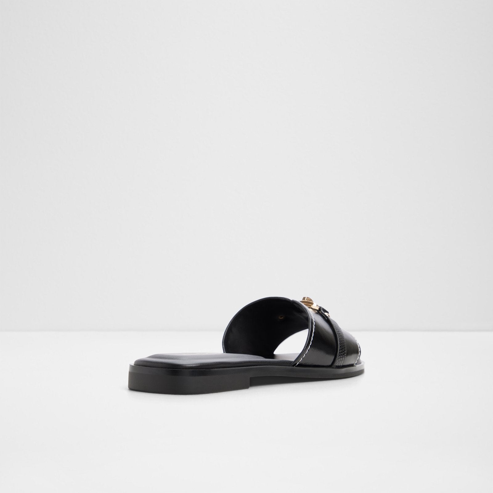 Francea / Flat Sandals