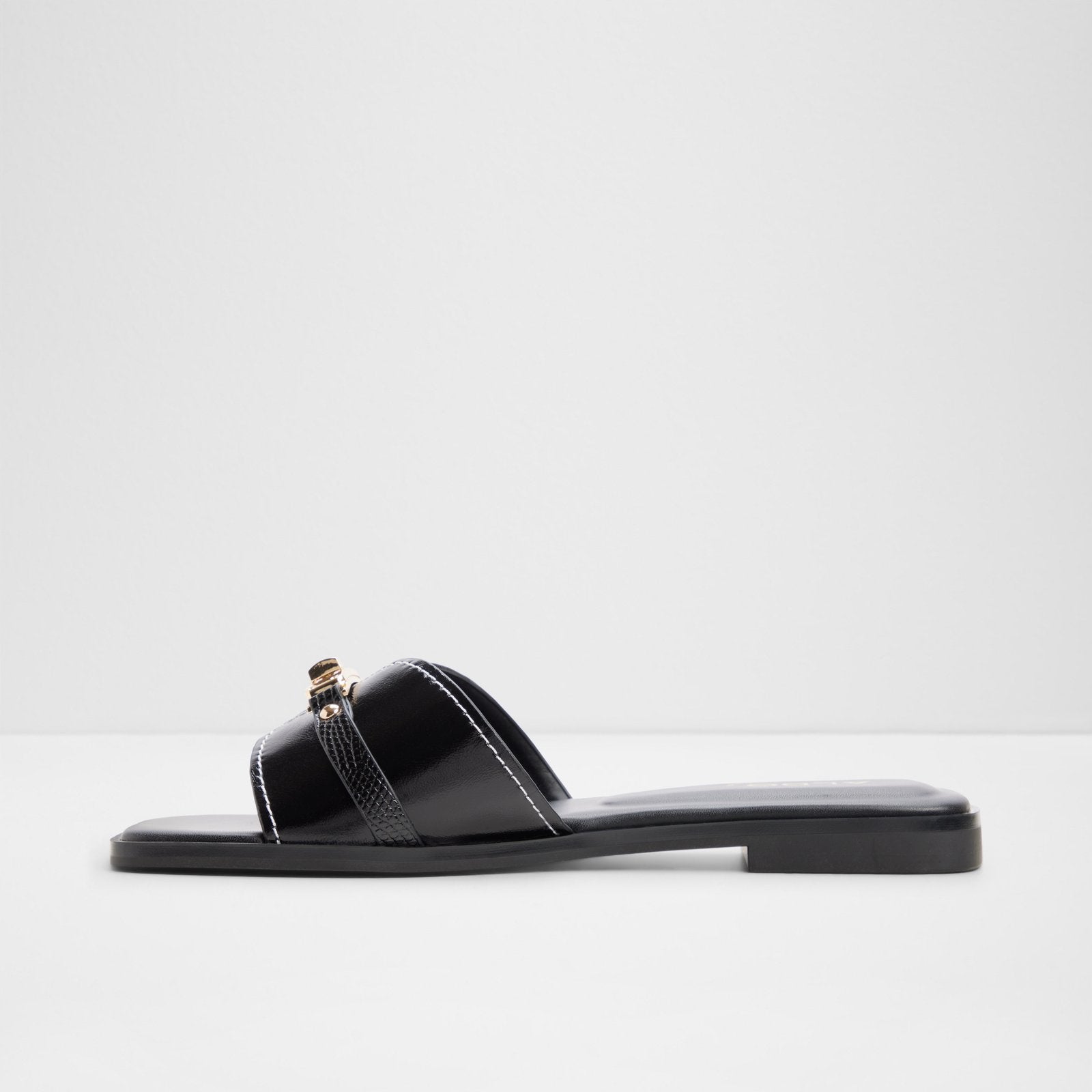 Francea / Flat Sandals