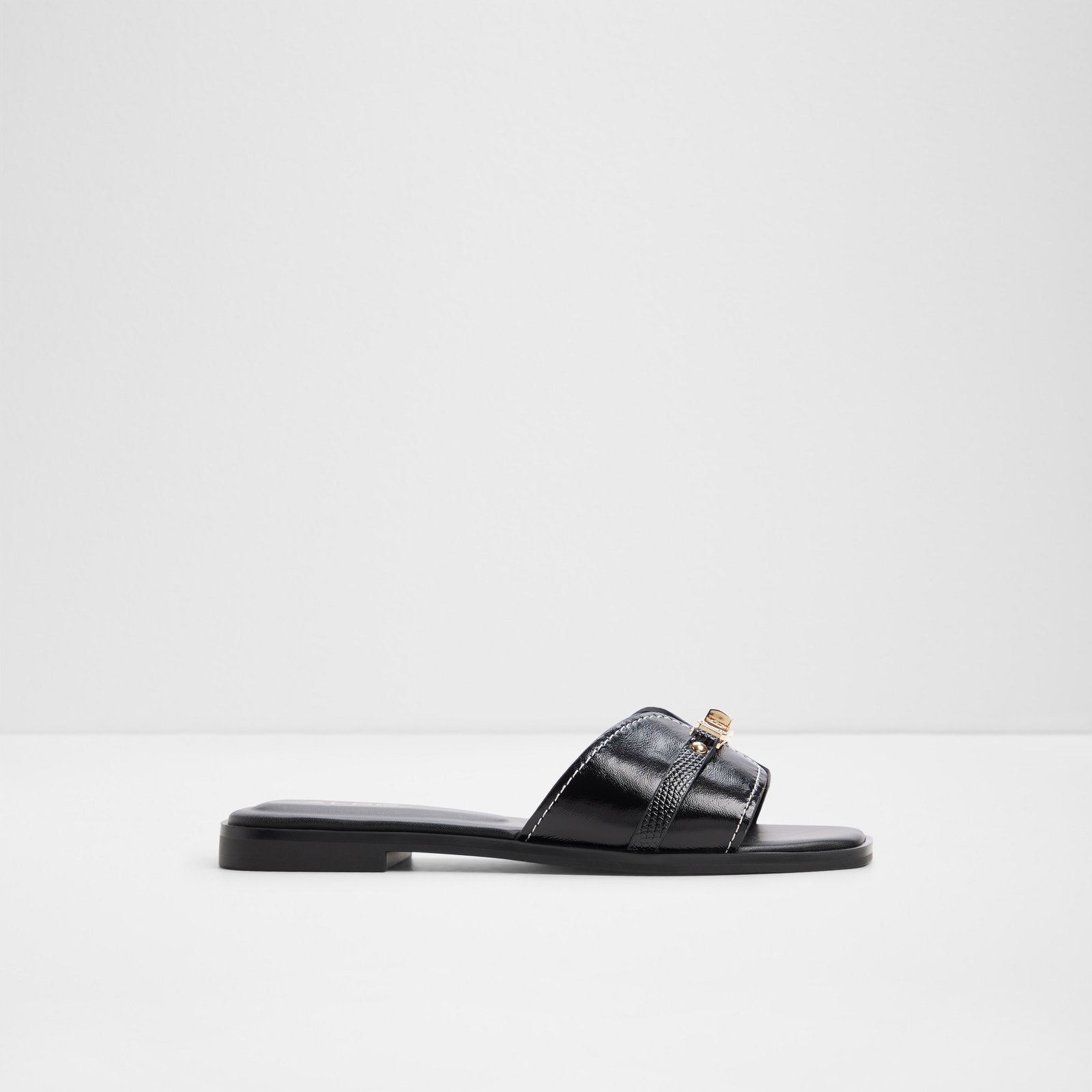 Francea / Flat Sandals