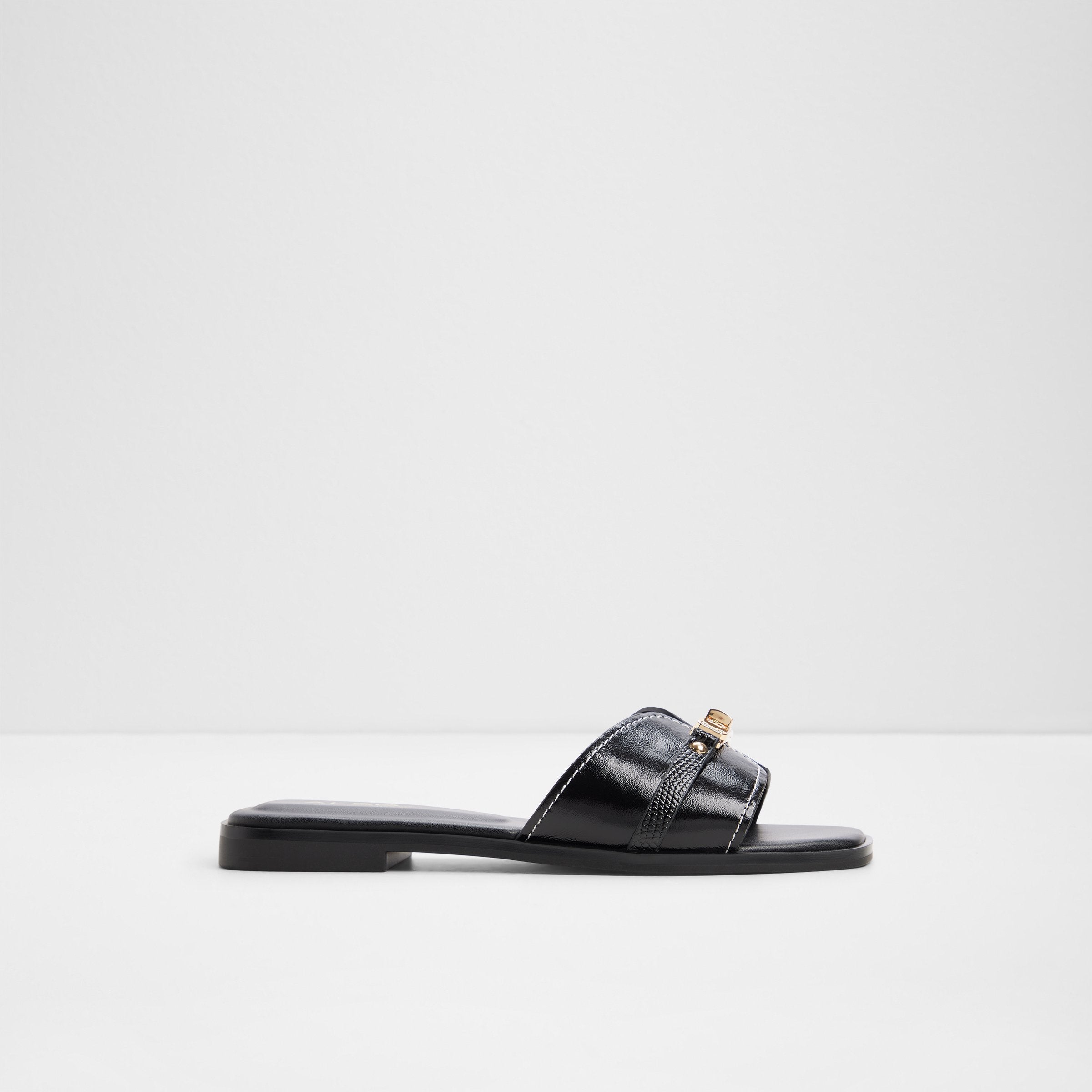 Francea / Flat Sandals