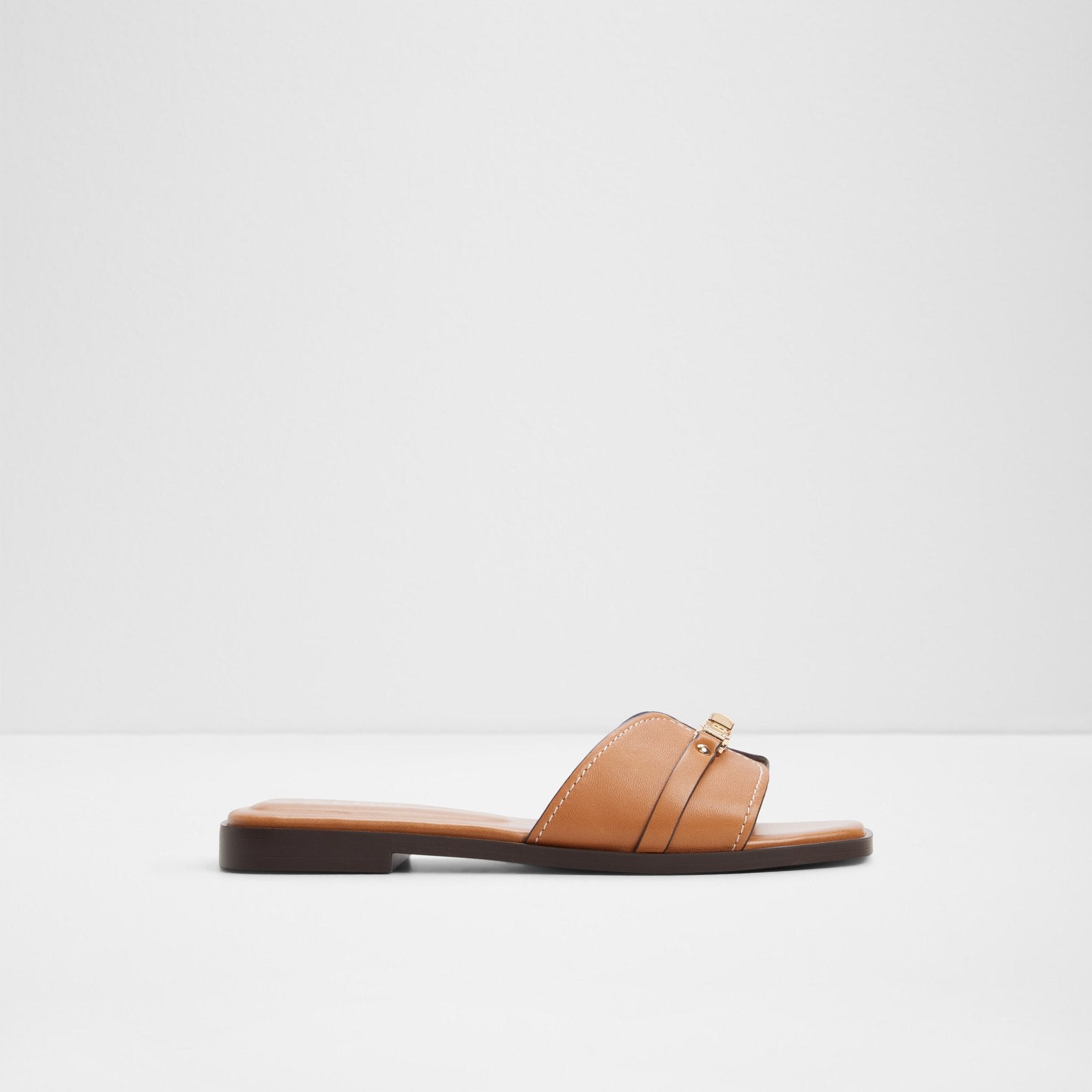 Francea / Flat Sandals