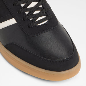 Freekick / Sneakers
