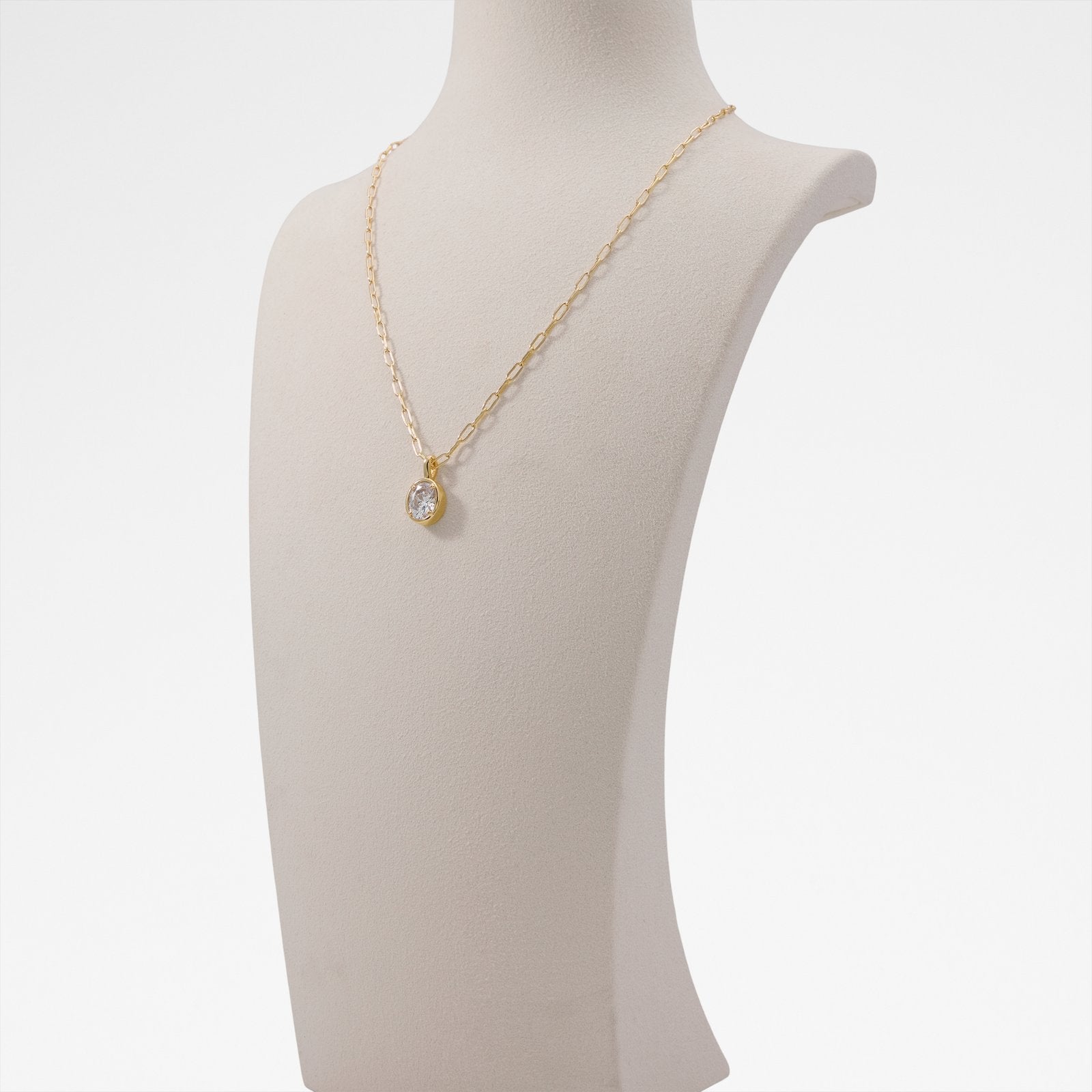 Giorgiah / Necklaces