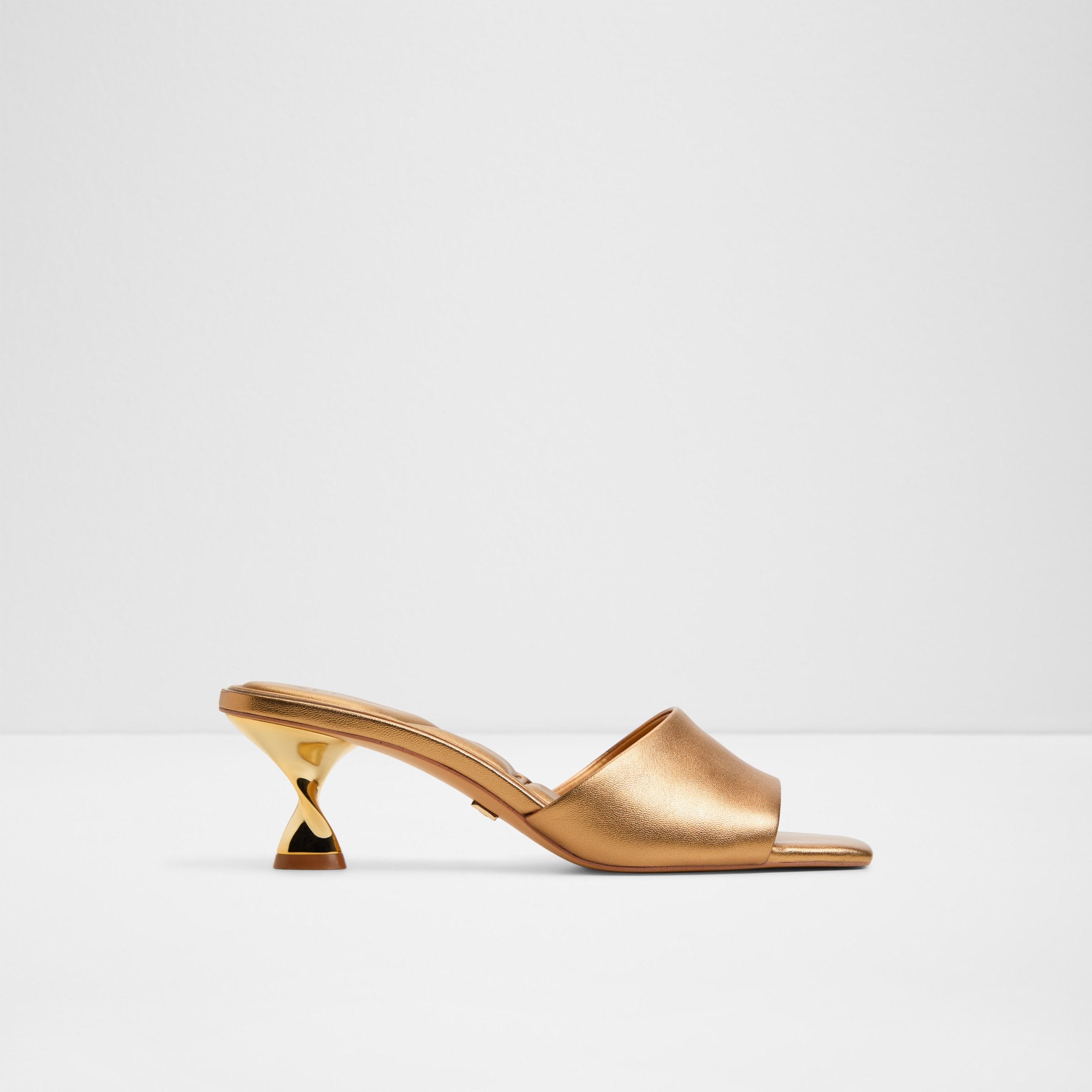 Goldenshine / Heeled Sandals