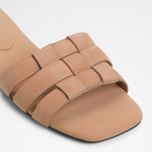 Gotosandal / صنادل مسطحة