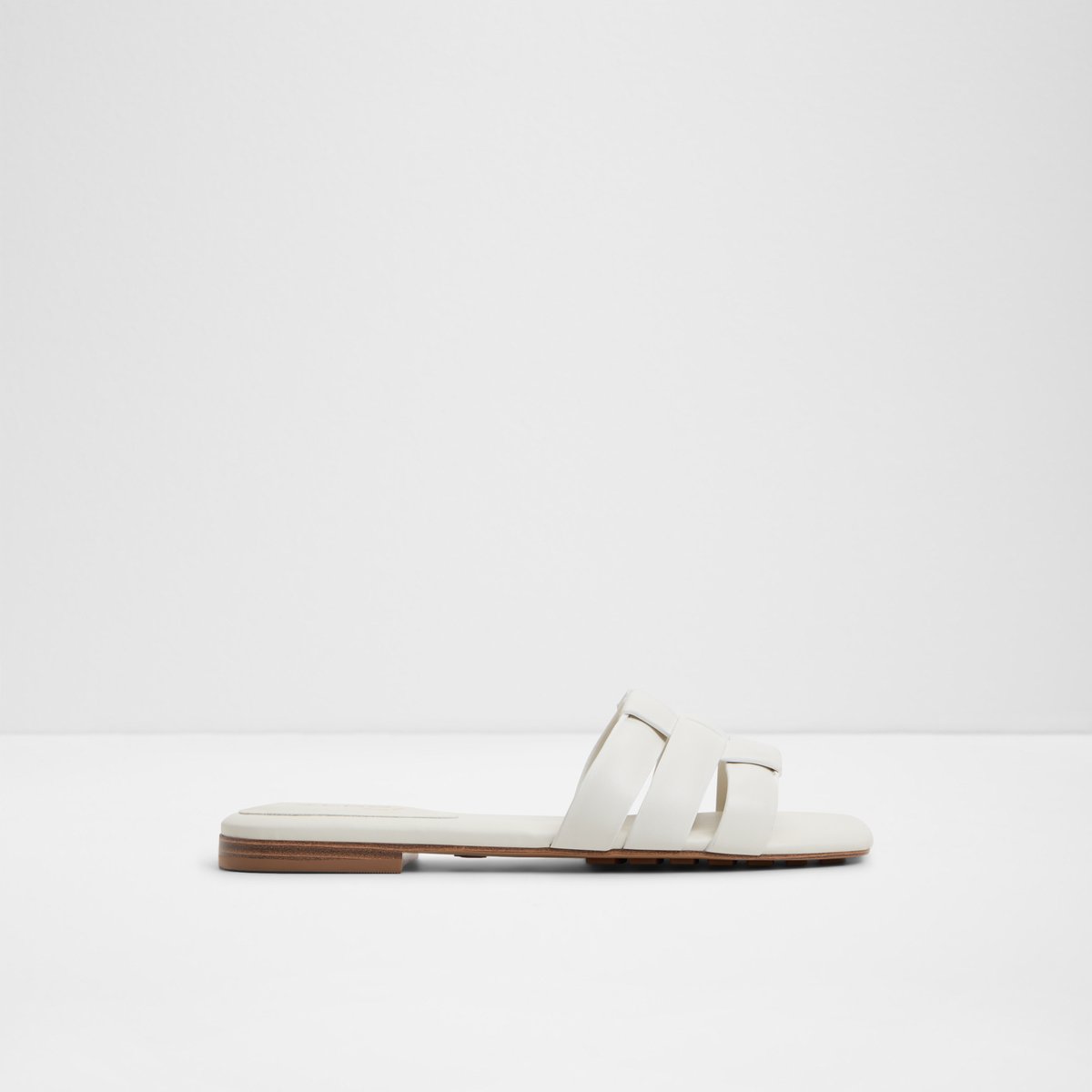 Gotosandal / صنادل مسطحة