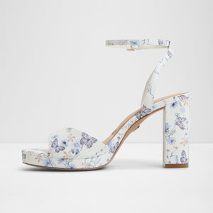 Gracious / Heeled Sandals