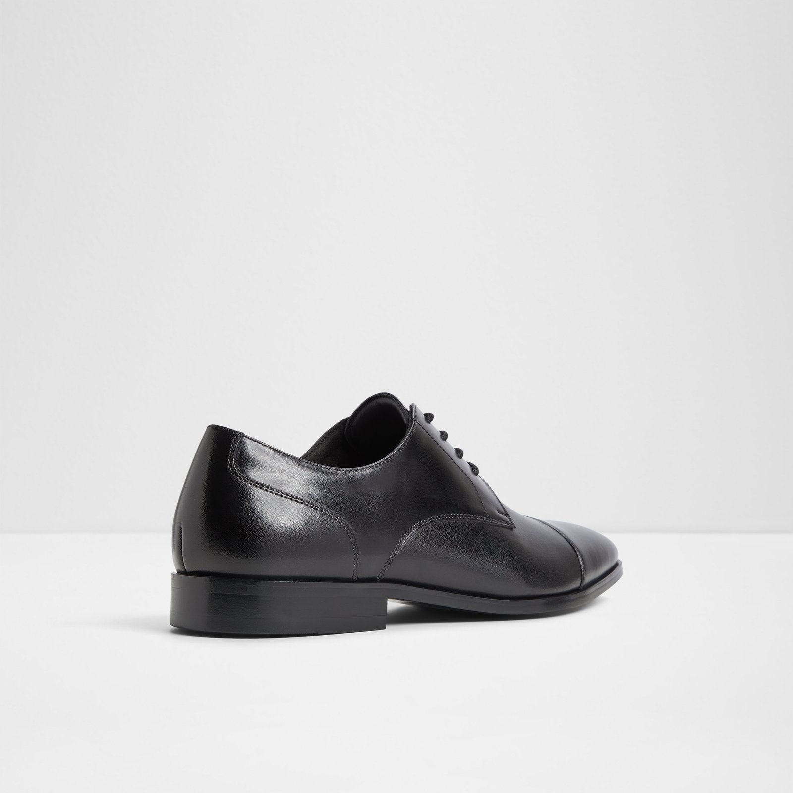 Gregorio / Lace Ups
