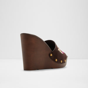 Grounded / Wedge Sandals