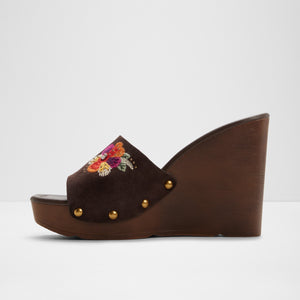 Grounded / Wedge Sandals