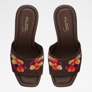 Grounded / Wedge Sandals