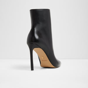 Guavaberry / Ankle Boots