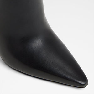 Guavaberry / Ankle Boots