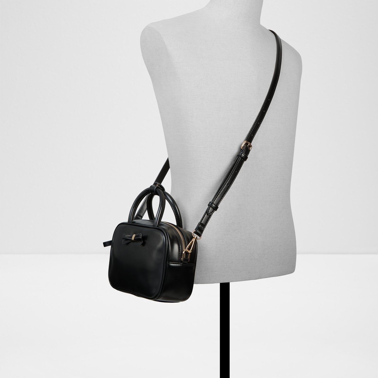 Haliey / Satchel