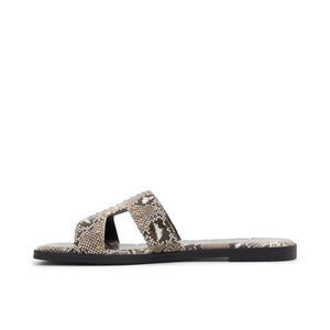 Haylee / Flat Sandals